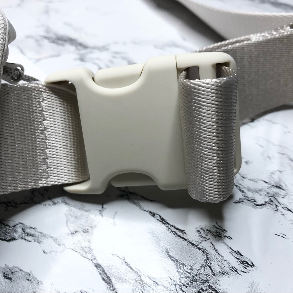 Lululemon Everywhere Belt Bag 1L OG White Opal - Picture 8 of 12